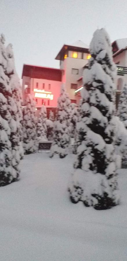 Hotel Miraj - Restaurant & Sauna & Biliard Poiana Brașov Zewnętrze zdjęcie