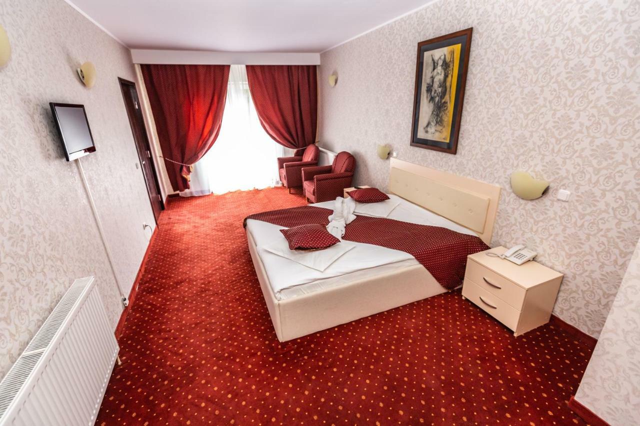 Hotel Miraj - Restaurant & Sauna & Biliard Poiana Brașov Zewnętrze zdjęcie