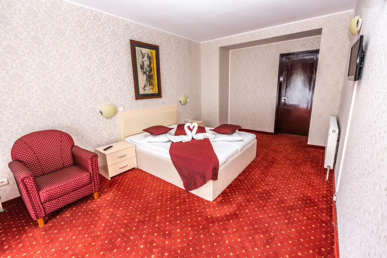 Hotel Miraj - Restaurant & Sauna & Biliard Poiana Brașov Zewnętrze zdjęcie
